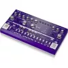 Sintetizador de bajo Behringer TD-3-GP morado — línea de bajo analógica con secuenciador integrado