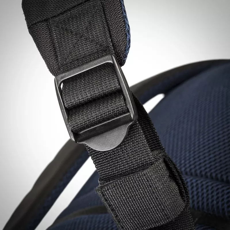 Mochila Rivacase Tegel 8460 negra poliéster