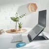 Soporte ajustable para portátil Leitz Ergo Cosy, 80 % plástico reciclado