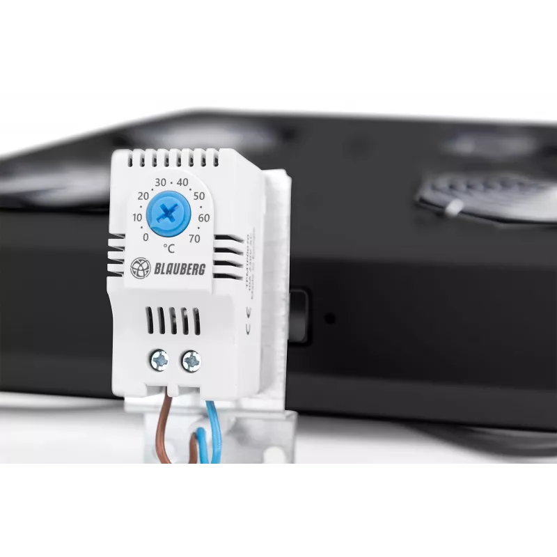 Unidad de refrigeración de techo Digitus para armarios de red Unique & Varioflex-N y armarios de red y servidores Dynamic Basic