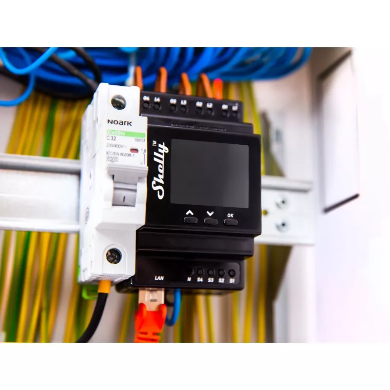 Módulo de relé para carril DIN Shelly 4 canales Pro 4PM Wi‑Fi, 4 canales, AC 110–240 V, medición de potencia y energía, montaje en carril DIN