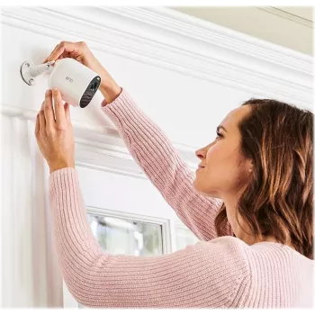 Cámara de seguridad ARLO Essential 3 2K (VMC3380-100EUS)