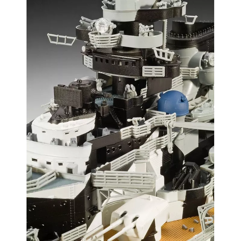 Maqueta de barco de plástico REVELL Tirpitz escala 1:350