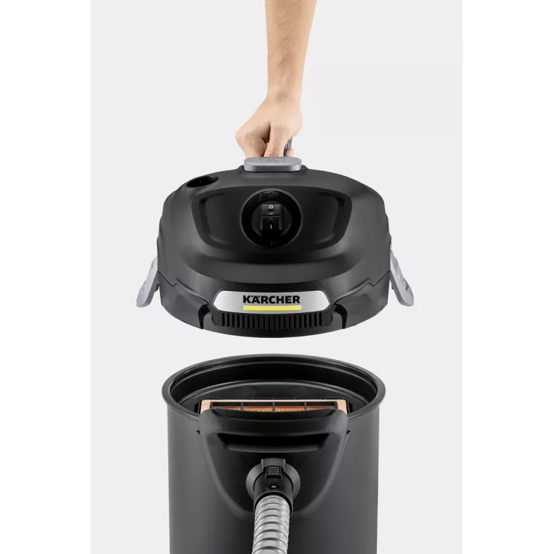 Aspirador en seco Karcher AD 4 Premium — 17 l, 600 W, sin bolsa, manguera metálica, tubo cromado
