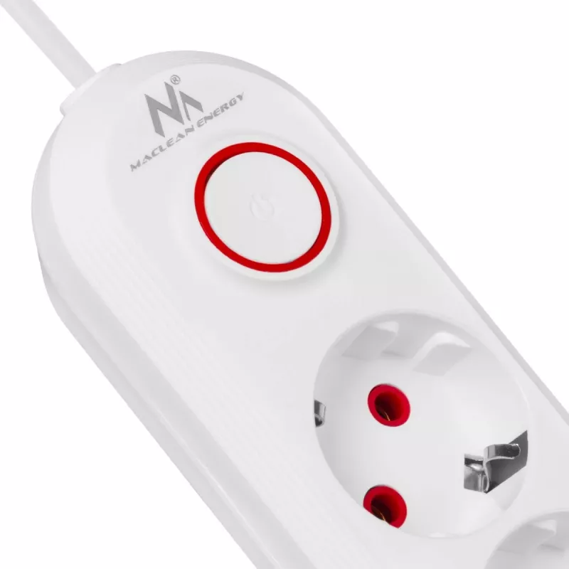 Regleta de enchufes MACLEAN MCE394W — 3 enchufes, 3×USB 2,1A, 110–240V AC, 2500W, cable de 1,5 m, blanca