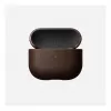Funda de cuero para AirPods Nomad V3 Rustic Brown — cubierta protectora de cuero para el estuche de carga de los AirPods