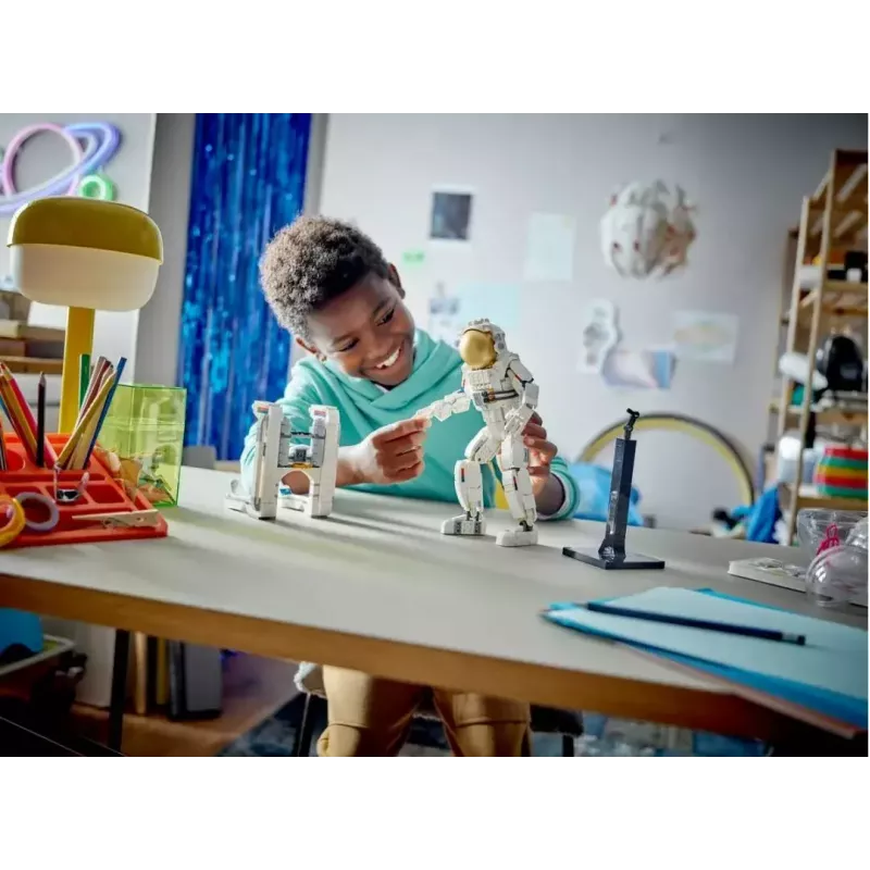Juguete de construcción LEGO Creator Set 3 en 1 31152 Astronauta en el espacio, 647 piezas, edad 9+, 270 mm de altura