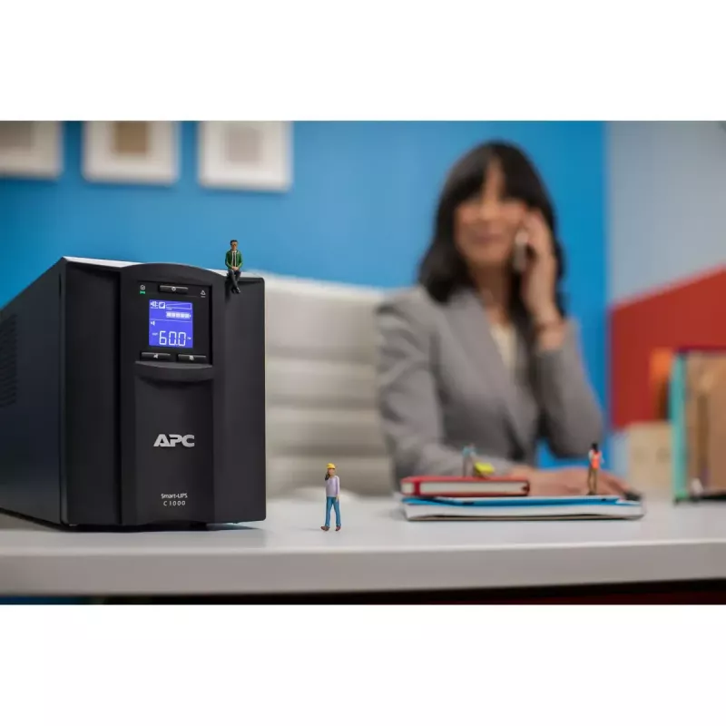 APC Smart-UPS C, Line Interactive, 1000VA, torre, 230V, 8x tomas IEC C13, puerto SmartConnect, comunicación USB y serie, AVR, LCD gráfica