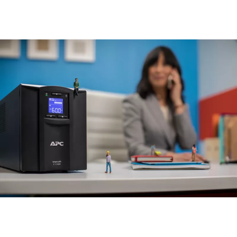 APC Smart-UPS SMC1500IC - 8x C13, USB, SmartConnect, 1500VA, Line-Interactive, 1,5 kVA, 900 W, senoidal, 170 V, 300 V