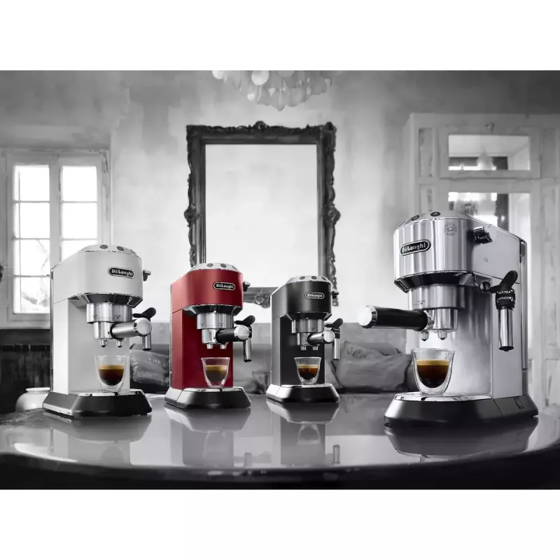 De’Longhi Dedica Style EC 685.BK cafetera espresso semiautomática 1,1 L
