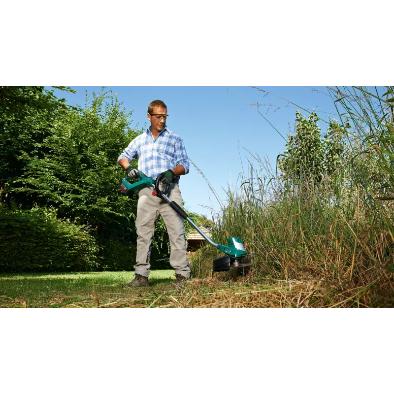 Bosch AdvancedGrassCut 36 cortabordes a batería, 36 V, 30 cm, hilo de nailon, tubo telescópico, empuñadura auxiliar ajustable, 2,9 kg, sin batería ni cargador, verde/negro
