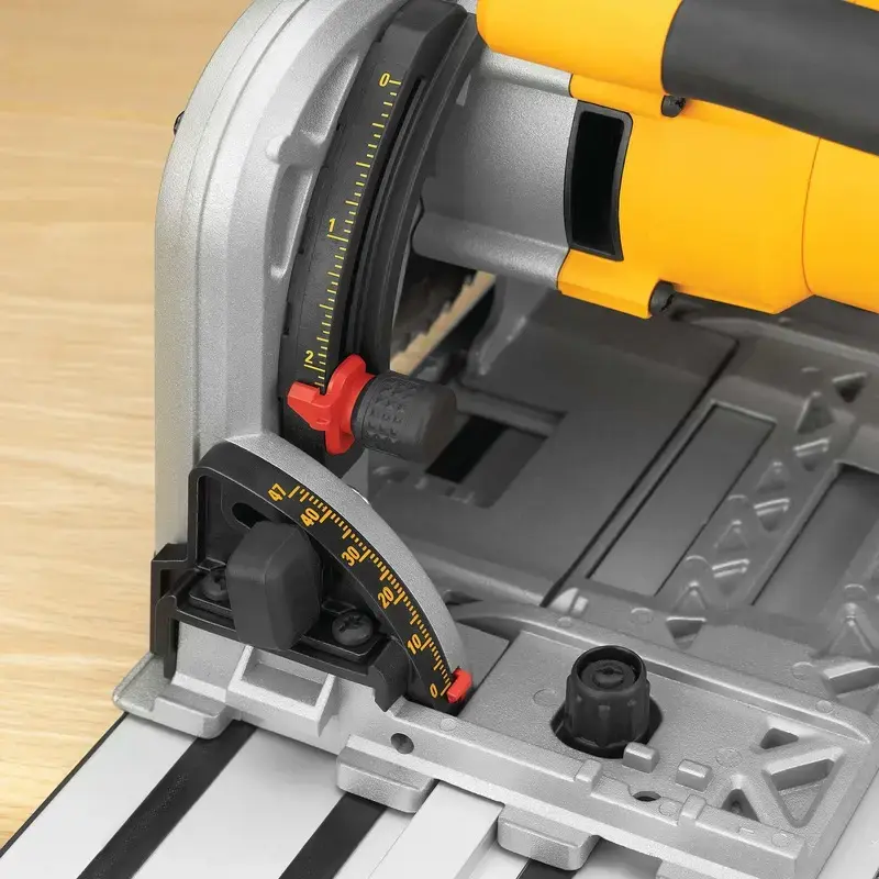 DeWALT sierra de inmersión 690 W, hoja de 165 mm, profundidad de corte 55 mm, con maletín y carril guía