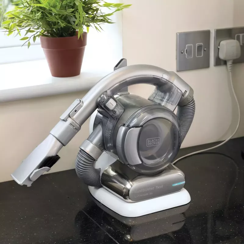 Black & Decker PD1820L-QW Flexi aspirador de mano, cromado
