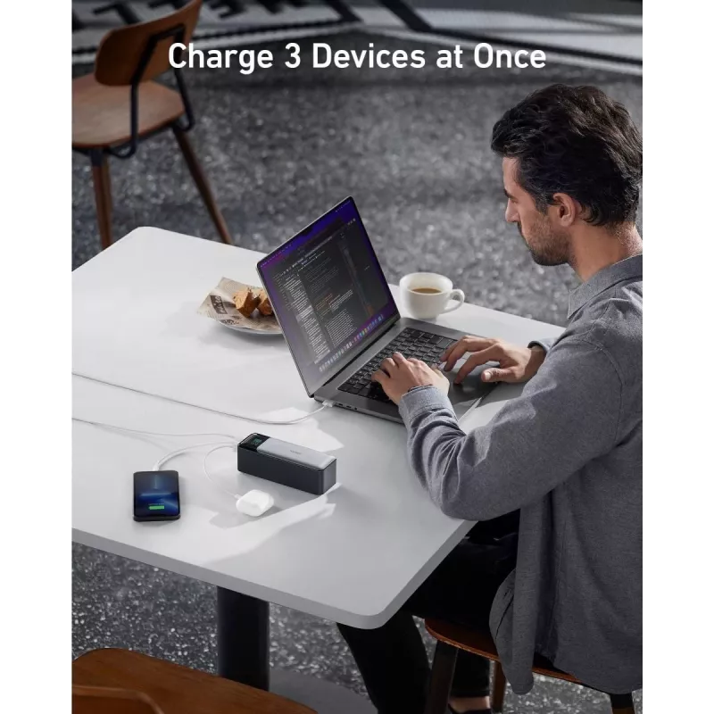 Cargador portátil Anker 737 (A1289011) – 24000 mAh, 140 W, 2× USB-C + 1× USB-A, plata/negro