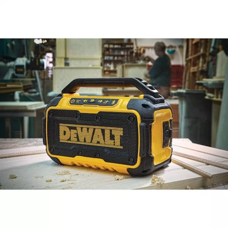 Altavoz compacto Bluetooth a batería DEWALT – solo dispositivo