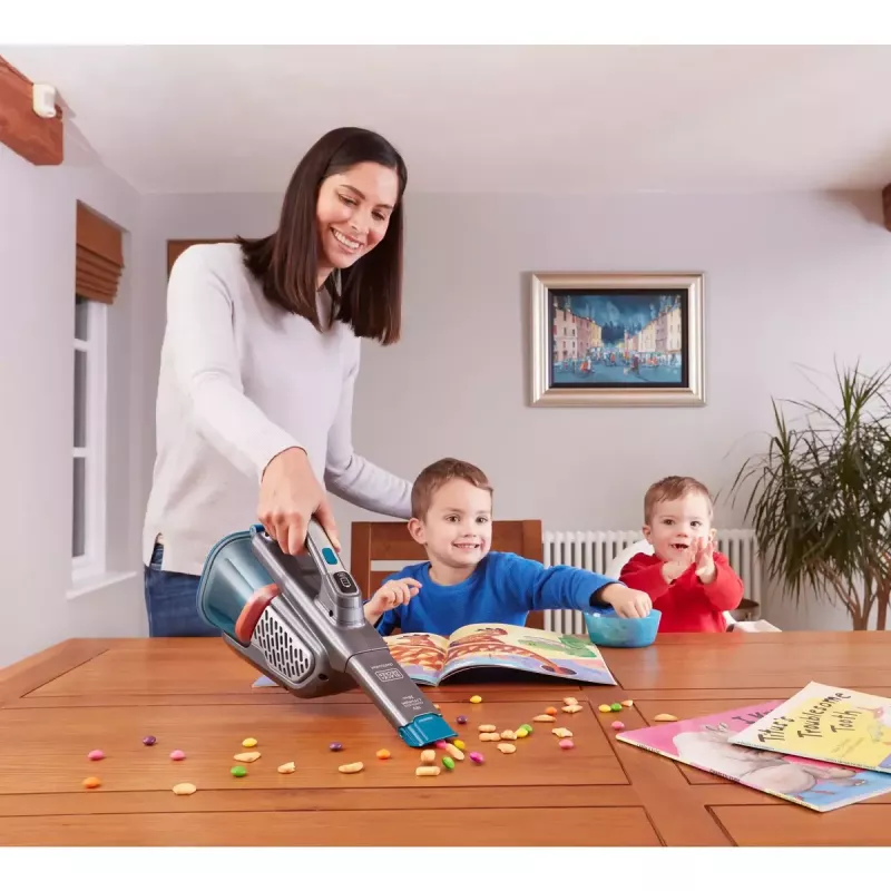 Aspirador de mano Black & Decker BHHV520BF-QW, inalámbrico, limpieza en seco, 35 W, depósito de polvo de 0,7 l, 21 min de autonomía, 1,2 kg