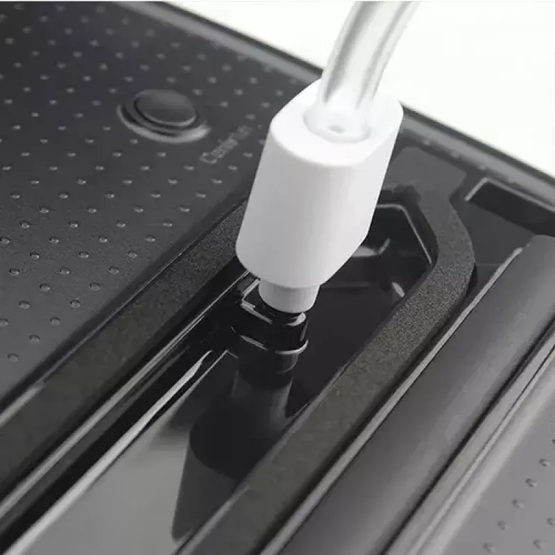 Envasadora al vacío Adler CR 4470 (blanca) — 110 W, control táctil, recogecables, incluye 5 bolsas de vacío