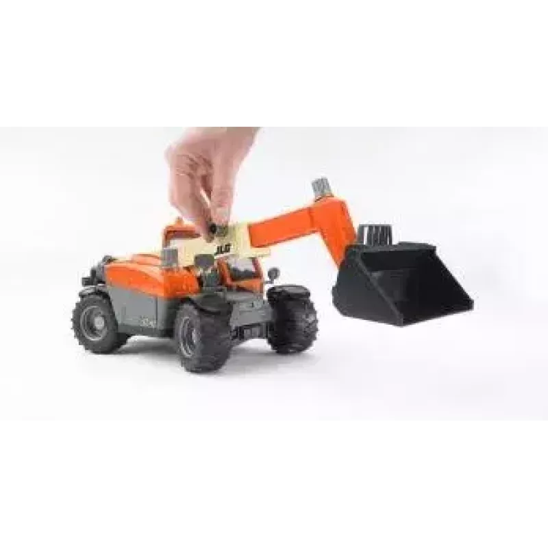 Juguete grúa elevadora Bruder JLG 2505