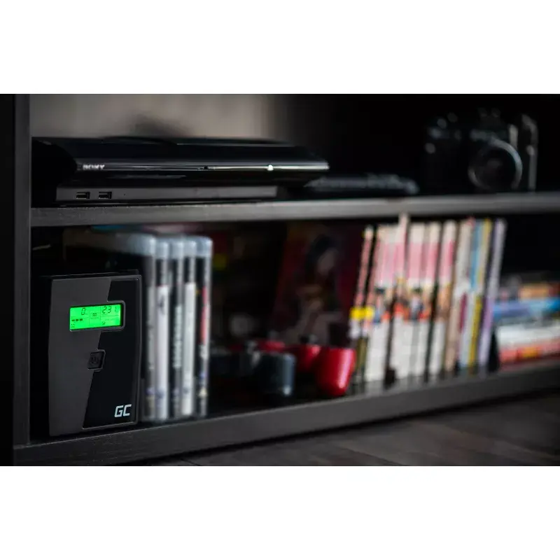 Sistema de alimentación ininterrumpida Green Cell UPS08 — Line-Interactive 700 W / 230 V, 4 tomas IEC, USB, RJ-45, batería 12 V 7 Ah, torre, negro