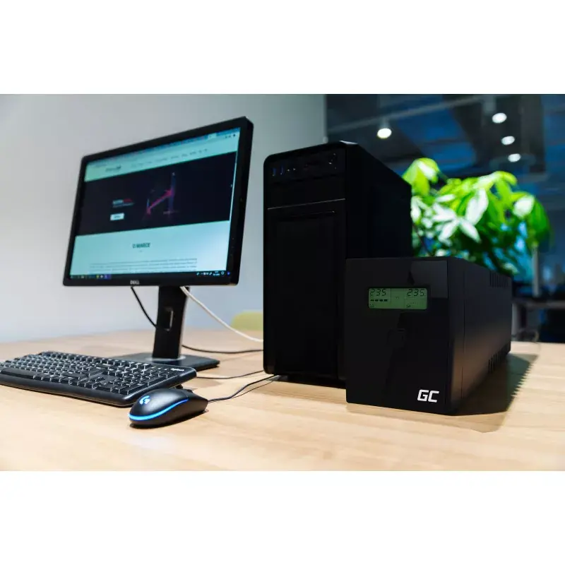 Sistema de alimentación ininterrumpida Green Cell UPS08 — Line-Interactive 700 W / 230 V, 4 tomas IEC, USB, RJ-45, batería 12 V 7 Ah, torre, negro