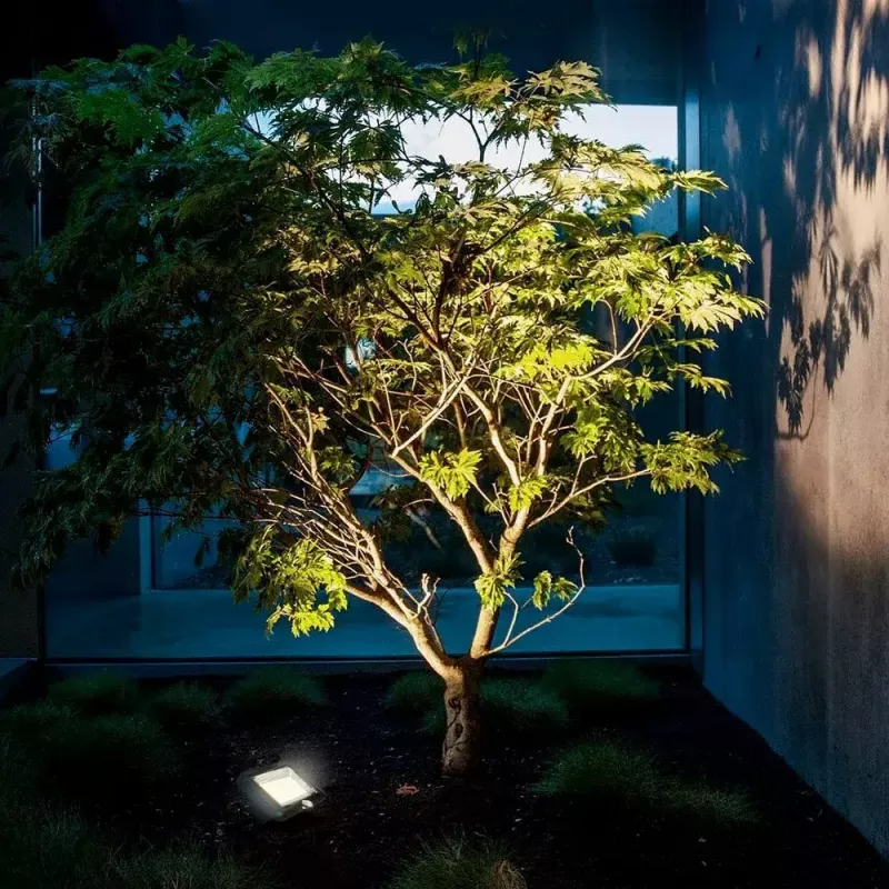 Foco LED solar exterior MACLEAN MCE438, 5 W, 400 lm, IP44, Li-Ion 5,2 V, montaje en pared, luz blanca, negro