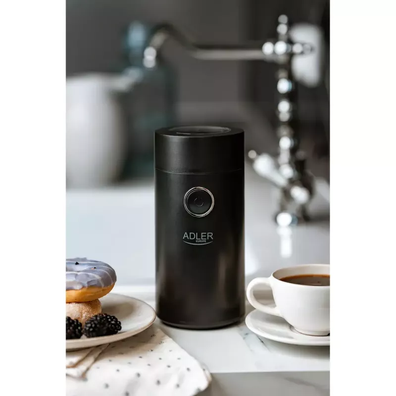 Molino de muelas Adler AD4446BS — 150 W, muelas de acero inoxidable, depósito de granos 75 g, negro