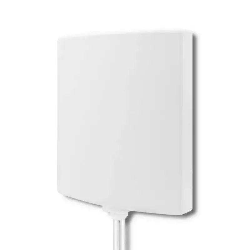 Antena direccional exterior 5G LTE QOLTEC 57022 — 14 dBi, 700–3800 MHz, 50 Ω, carcasa de cobre