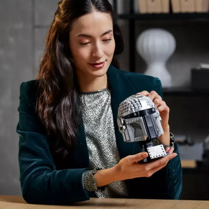 Juguete de construcción LEGO Casco Mandaloriano 75328 — modelo de exposición Star Wars, pieza de coleccionista para construir, 584 piezas, edad 18+