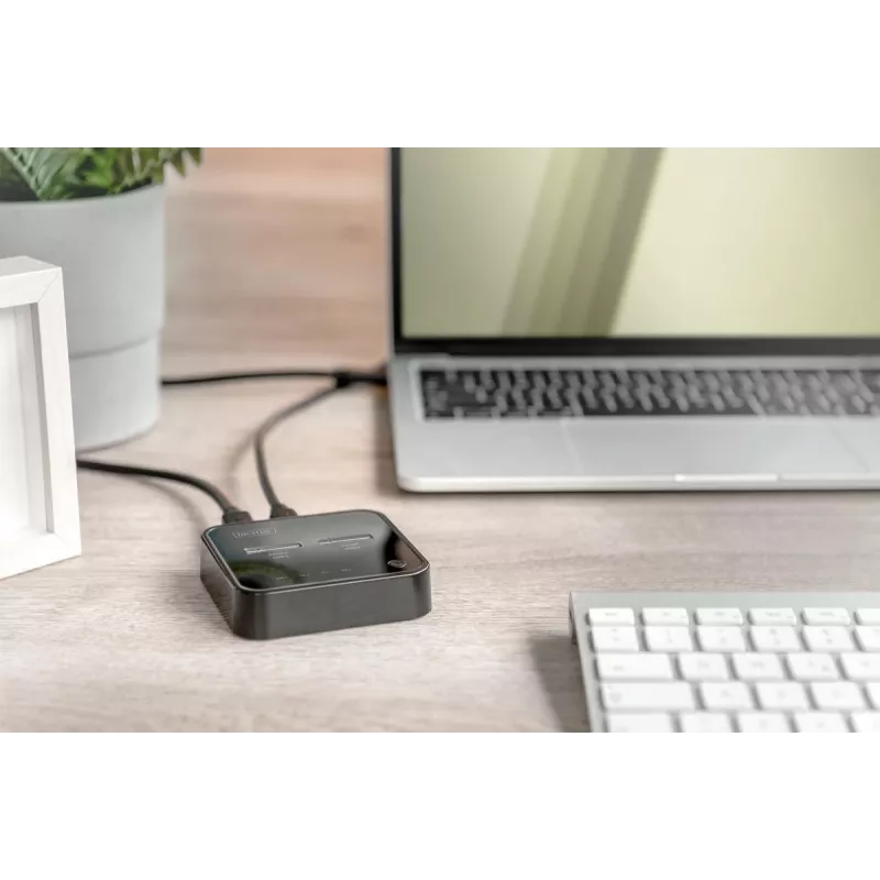 Estación de acoplamiento Digitus para doble SSD M.2 NVMe USB-C con función de clonación sin conexión