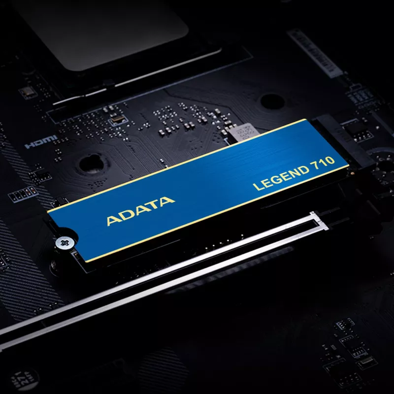SSD M.2 ADATA LEGEND 710 256 GB — PCIe 3.0 NVMe, lectura 2100 MB/s, escritura 1000 MB/s