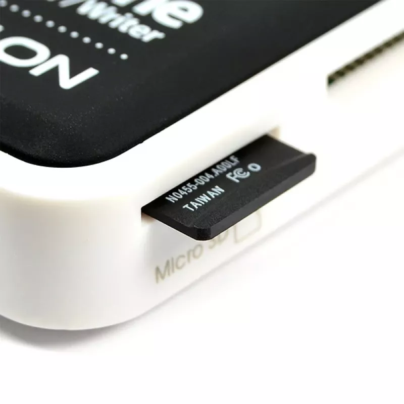 Lector de tarjetas externo Axagon CRE-X1 de 5 ranuras, CF, CF Type II, MMC, MMC Mobile, MMCmicro, MS Duo, MS PRO, Memory Stick (MS), MicroDrive, MicroSD...,