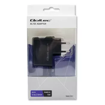 Fuente de alimentación Qoltec 51021 para interior negra 220–240 V cable de 1,4 m