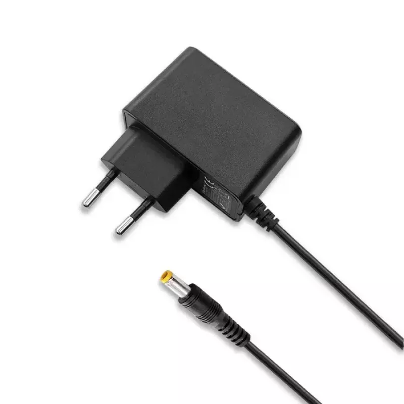 Qoltec 51021 fuente de alimentación enchufable 5 W, 5 V, 1 A, 5,5x2,5 mm