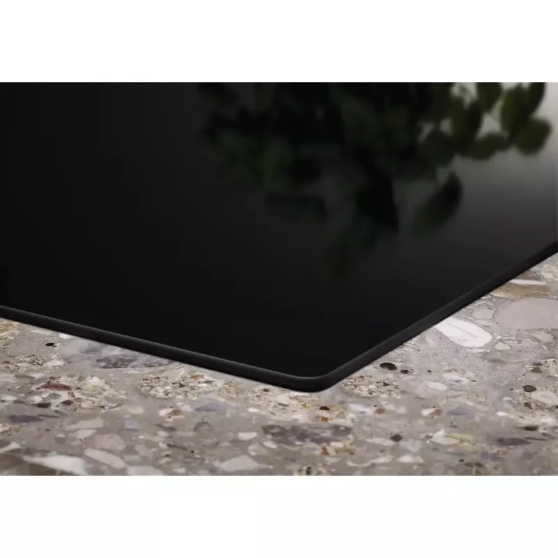 Placa de inducción Electrolux LIT30230C — 2 zonas de empotrar, 29 cm de ancho, negra, control táctil, zonas de 210/145 mm