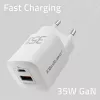 Cargador QOLTEC 50763 — cargador rápido AC de interior 35W, USB-C PD 3.0 + USB-A, 5–20V, Blanco