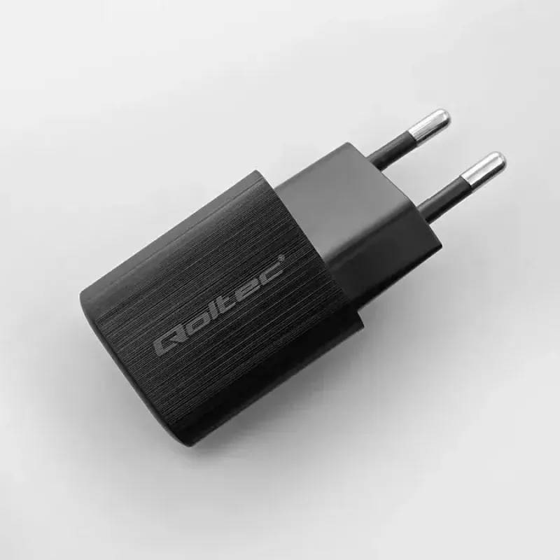 Cargador rápido AC de interior QOLTEC 50764 USB-C 35W PD 3.0 + USB-A, 5–20V, conector Type-C europlug