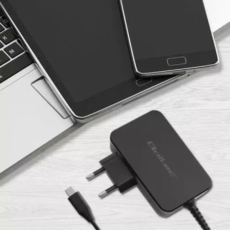 Cargador Qoltec 52388 Indoor Fast Charging 20V 5A negro