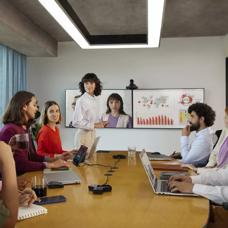 HP Poly Studio E60 Cámara inteligente 4K MPTZ con zoom óptico 12x