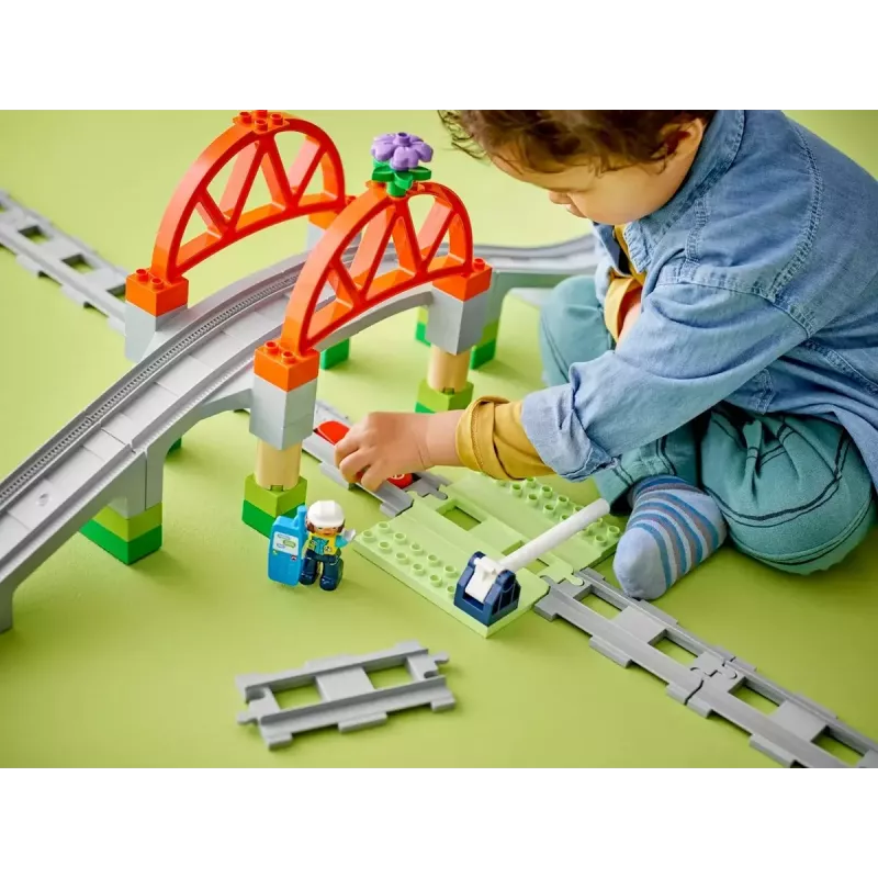 LEGO DUPLO Puente ferroviario y vías set de ampliación 10426 – Puente ferroviario DUPLO y vías curvas para niños pequeños