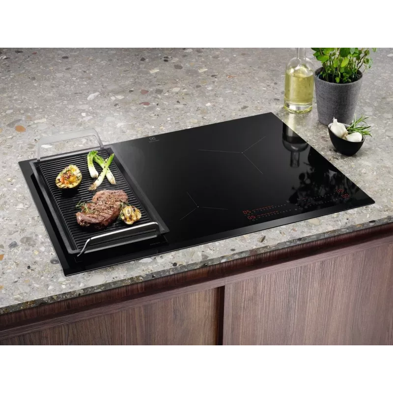 Placa de inducción Electrolux Serie 700 EIS82453, 4 zonas 80 cm, cristal negro, control táctil y barra de desplazamiento