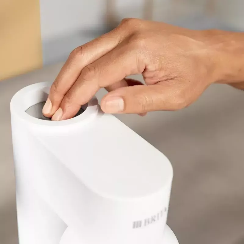 Máquina de sodas BRITA Carbonator 1046730 Blanca — compacta de sobremesa con 2 botellas (231×126×443 mm)