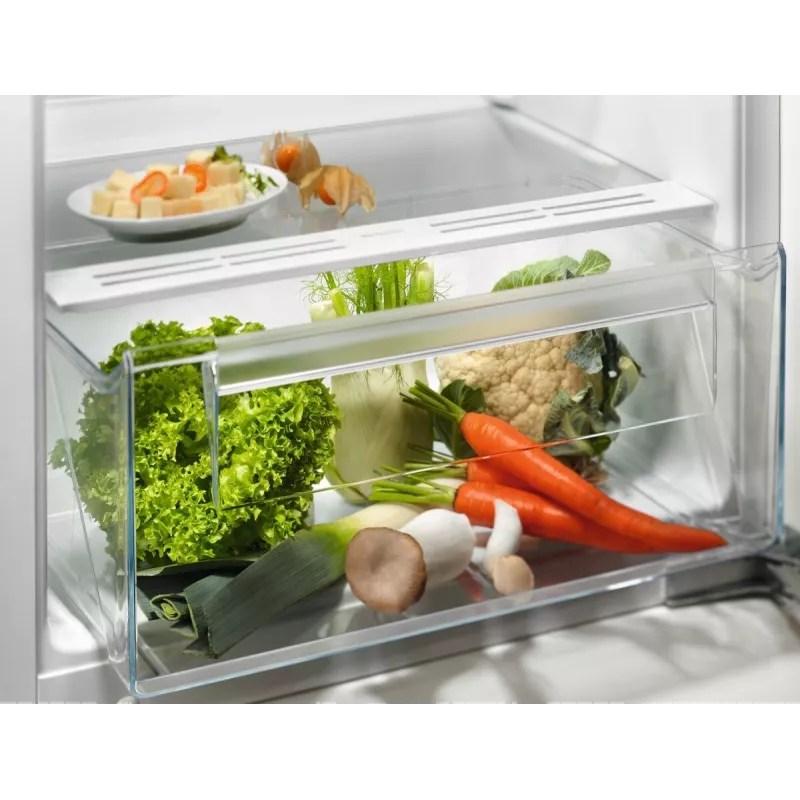 Frigorífico-congelador combinado integrable Electrolux LFB3AE12S, 188 L totales (174 L frigorífico / 14 L congelador), puertas reversibles, LED, 35 dB
