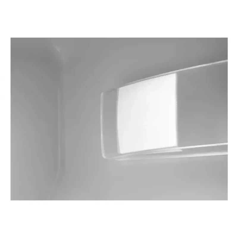 Frigorífico combinado integrable Electrolux LFB3AE82R — 93 L de volumen total, 16 L de congelador arriba, control táctil, puertas reversibles, blanco