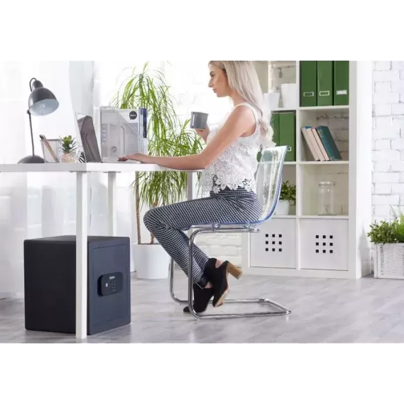 Caja fuerte de pie Yale YSEB/400/EB1 acero negro con cerradura de combinación