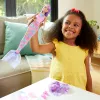 Muñeca Barbie set de moda fantástica con accesorios, incluyendo cola de sirena, alas de hada y collares