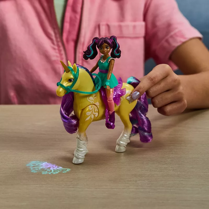Unicorn Academy, Ava y hoja mágica de plantas con efecto luminoso, 2 accesorios de equitación, muñecas y juguete de unicornio para niñas a partir de 4 años