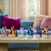 Unicorn Academy, Ava y hoja mágica de plantas con efecto luminoso, 2 accesorios de equitación, muñecas y juguete de unicornio para niñas a partir de 4 años