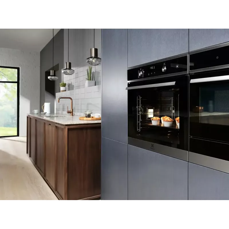 Horno integrable Electrolux EOD6F77WZ SteamBake 600, 72 L, limpieza catalítica, A+