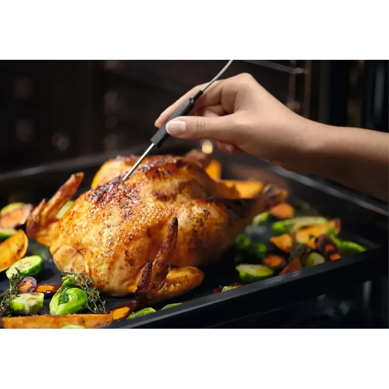 Horno integrable Electrolux EOD6F77WZ SteamBake 600, 72 L, limpieza catalítica, A+