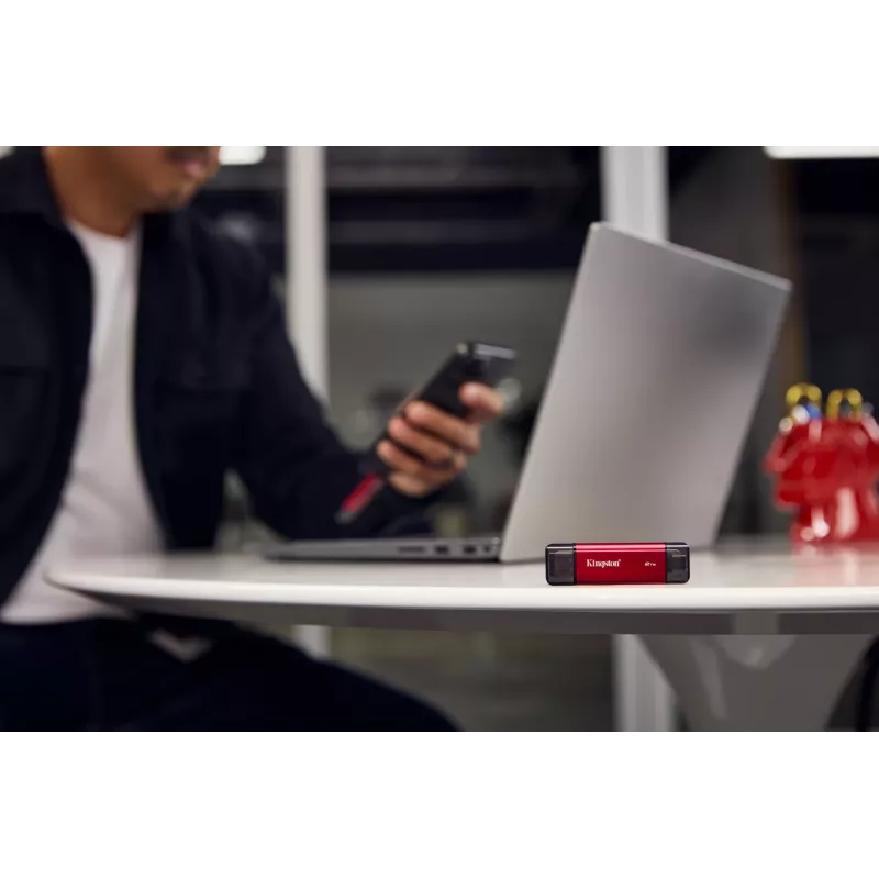SSD externo Kingston 2 TB Dual USB-A/USB-C, USB 3.2 Gen 2, lectura 1050 MB/s, escritura 950 MB/s, negro/rojo